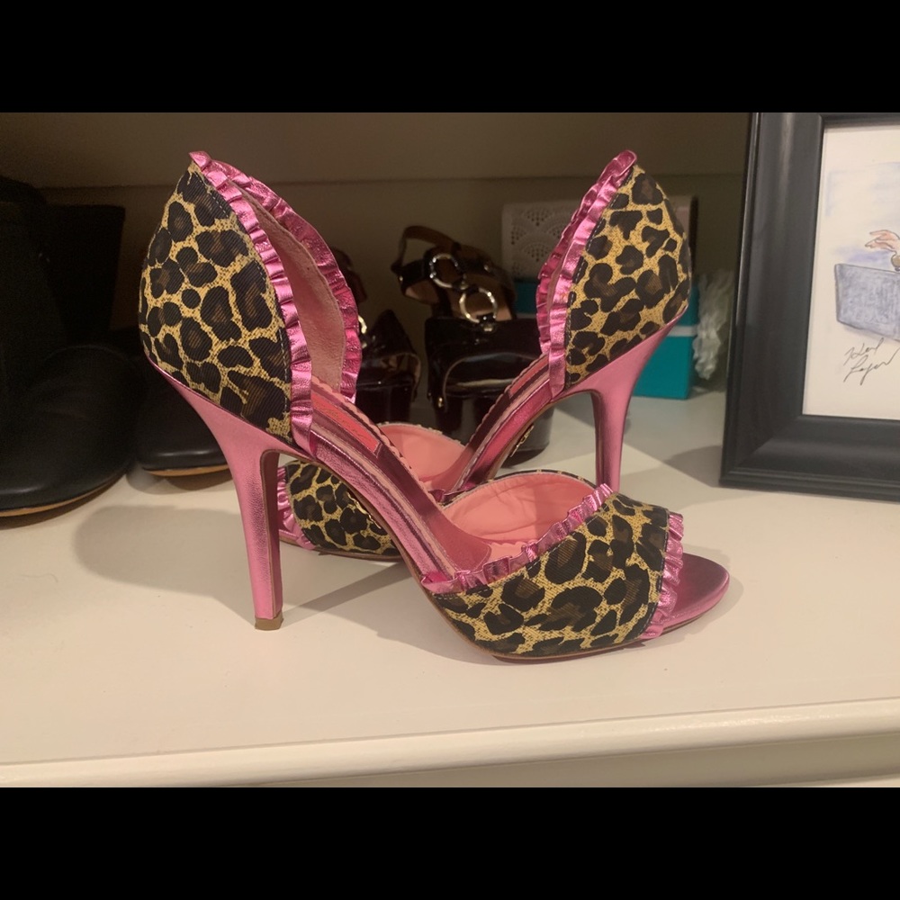 Betsey Johnson leopard & pink heels-size 9